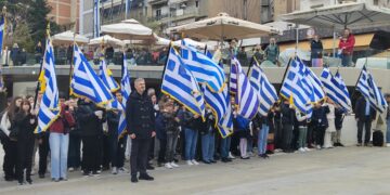 Φόρος τιμής των μαθητών της Κοζάνης στους ήρωες της Επανάστασης του 1821 (Φωτογραφίες & Βίντεο)