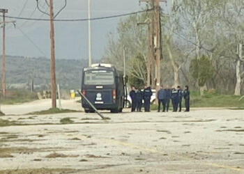 Πτολεμαΐδα: 8 συλλήψεις μετά τη μεγάλη επιχείρηση στον καταυλισμό Ρομά – 2056 ευρώ η ζημιά από ρευματοκλοπή