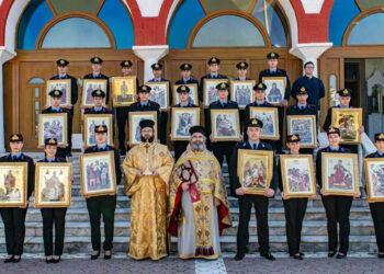 Με λαμπρότητα εορτάστηκε η Κυριακή της Ορθοδοξίας στον Ιερό Ναό Αγίας Σκέπης Πτολεμαΐδας, όπου συμμετείχε και τιμητικό άγημα της Σχολής Πυροσβεστών (ρεπορτάζ της Κούλας Πουλασιχίδου)