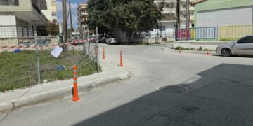 Μπαίνει τάξη στη «δύσκολη» διασταύρωση Σουλίου και Βασιλίσσης Σοφίας στην Πτολεμαΐδα – Ο Δήμος τοποθέτησε πλαστικά κολωνάκια (ρεπορτάζ της Κούλας Πουλασιχίδου)