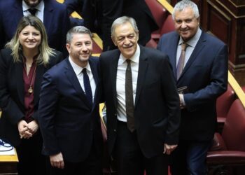 Περίσσευαν τα χαμόγελα στην εκλογή Κουκουλόπουλου- Παρών και ο Πρόεδρος του ΠΑΣΟΚ στη Βουλή- Ποιοι τον ψήφισαν για Αντιπρόεδρο