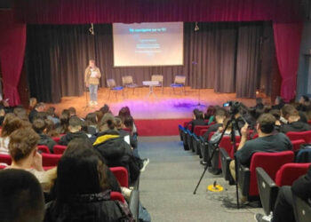 Την τιμητική του είχε την παραμονή της Εθνικής Επετείου της 25ης Μαρτίου, το Πνευματικό Κέντρο Πτολεμαΐδας, φιλοξενώντας τις εορταστικές εκδηλώσεις Σχολείων της Πόλης! (Ρεπορτάζ της Κούλας Πουλασιχίδου)