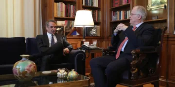 Η κυβέρνηση επιβάλλει πλαφόν στο περιθώριο κέρδους σε καύσιμα και προϊόντα super market για ένα τρίμηνο