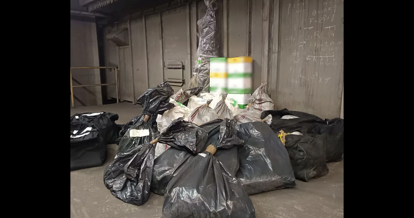 Καύση-μαμούθ κατασχεμένων ναρκωτικών στην Κοζάνη: Έκαναν στάχτη πάνω από 228 κιλά κάνναβης, κοκαΐνης, ηρωίνης και LSD (video)