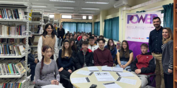 Η Ισότητα των Φύλων στο Επίκεντρο: Επίσκεψη του ΟΕΝΕΦ στο 1ο ΓΕΛ Πτολεμαΐδας – Σχολείο Πρέσβης