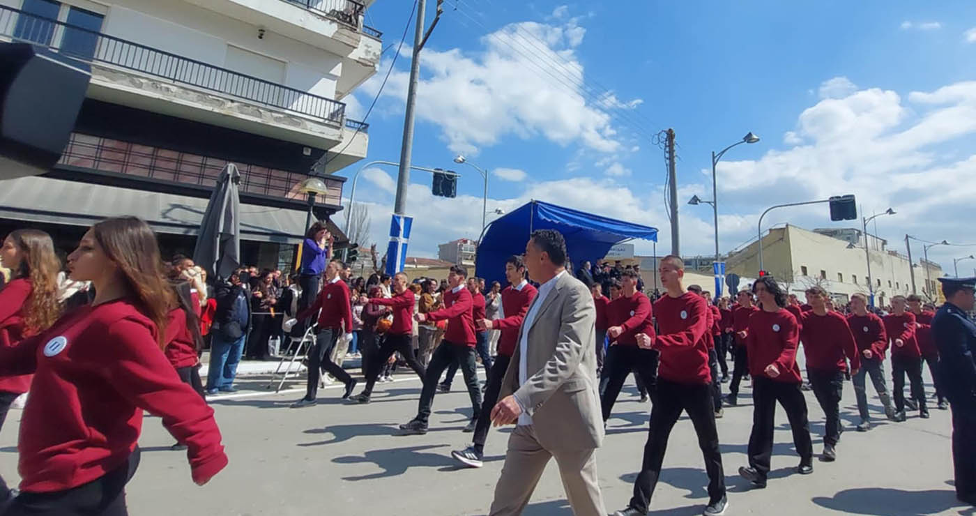 Νέες φωτογραφίες από την παρέλαση στην Πτολεμαΐδα – Συμμετοχή μαθητικών τμημάτων