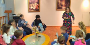 Η ποίηση… σε βήματα: Ποιητικός περίπατος για παιδιά στην Κοζάνη (φωτογραφίες& βίντεο)