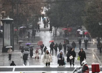 Καιρός: Πώς θα εξελιχθεί η κακοκαιρία “Deborah” – Πότε έρχεται “μετεωρολογική βόμβα”