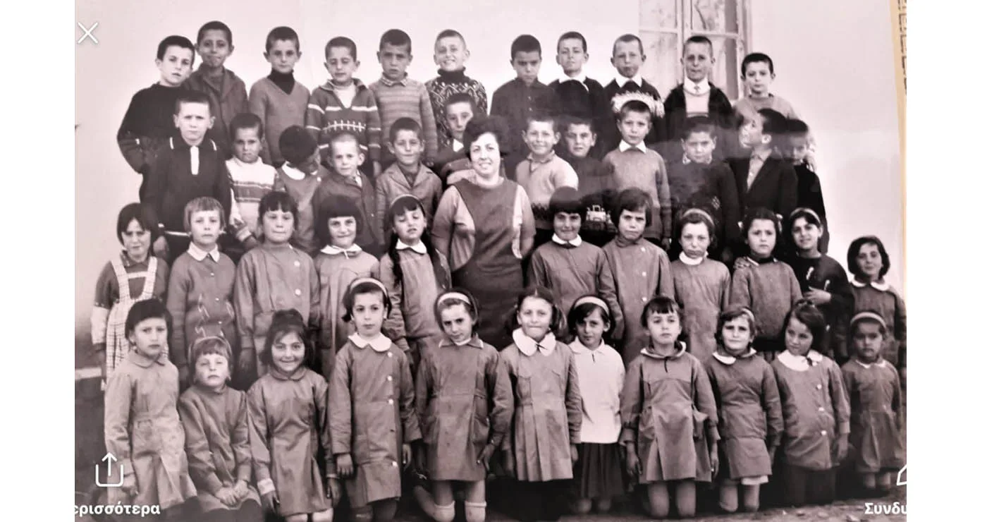Σπάνια φωτογραφία από το Δημοτικό Σχολείου Προαστείου του 1968