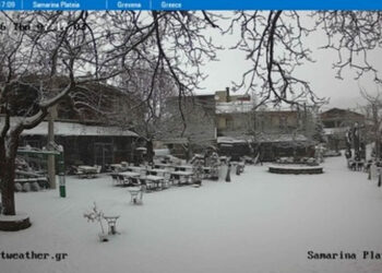 Χιονισμένες πρωινές εικόνες από την Δυτική Μακεδονία (Live εικόνα)