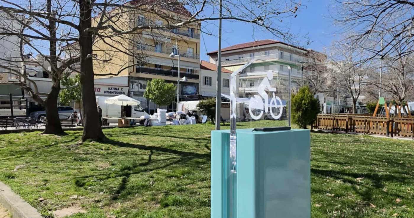 Τοποθετούνται οι βάσεις για τα ηλεκτρικά ποδήλατα στην Πτολεμαΐδα (Φωτο+βίντεο) (ρεπορτάζ της Κούλας Πουλασιχίδου)