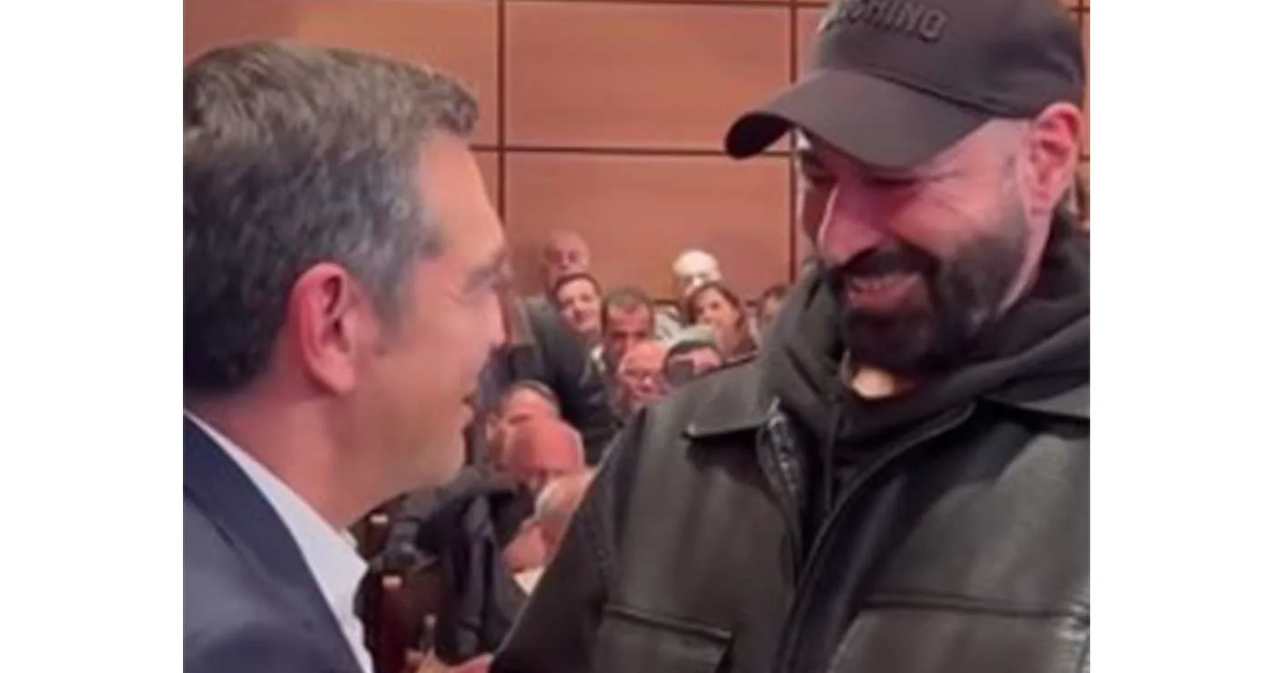 Η θερμή αγκαλιά του Αλέξη Τσίπρα με τον ράπερ Υποχθόνιο, στην Κοζάνη (video)