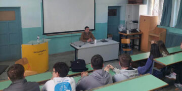 Φλώρινα: Οι μαθητές του 1ου ΓΕΛ συζήτησαν με τον Αντώνη Πουγαρίδη για τους νομικούς κινδύνους στη δημοσιογραφία και την προστασία του κοινού