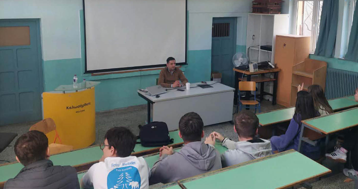 Φλώρινα: Οι μαθητές του 1ου ΓΕΛ συζήτησαν με τον Αντώνη Πουγαρίδη για τους νομικούς κινδύνους στη δημοσιογραφία και την προστασία του κοινού