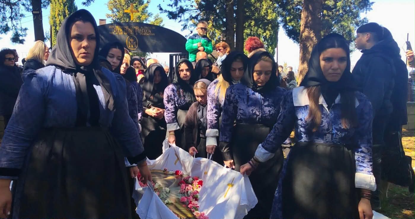 Με βαθιά κατάνυξη η Αποκαθήλωση του Εσταυρωμένου στο Δρυόβουνο Κοζάνης(Φωτογραφίες & Βίντεο)