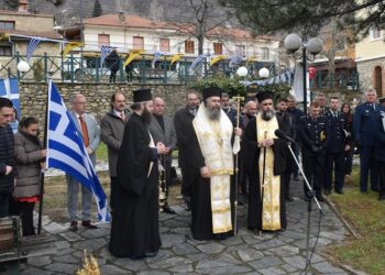 Μία επιμνημόσυνη δέηση πραγματοποιήθηκε στην κεντρική πλατεία της Δροσοπηγής για την 82η επέτειο του Ολοκαυτώματος Δροσοπηγής, με τον Μητροπολίτη Φλωρίνης, Πρεσπών και Εορδαίας να χοροστατεί και την παρουσία τοπικών αρχόντων και κατοίκων.