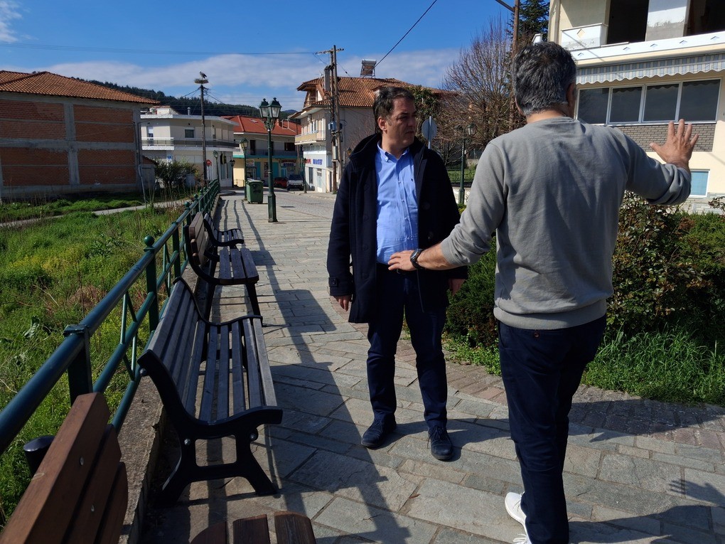 Επικοινωνιακό «μασάζ» Κοκκαλιάρη για το ληξιαρχείο, με επίσκεψη στην Αιανή και… 68!!! φωτογραφίες