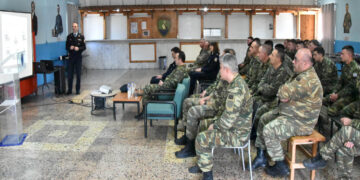 Καστοριά – Φλώρινα: Νεοσύλλεκτοι στρατιώτες ενημερώθηκαν για το νέο ΚΟΚ και την ασφαλή οδήγηση