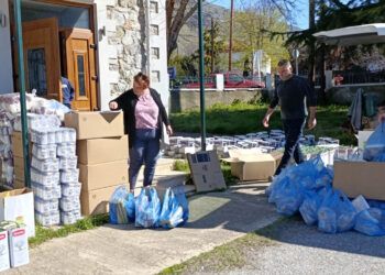 Πρέσπες: Πασχαλινή διανομή τροφίμων και βασικών ειδών σε ευάλωτα νοικοκυριά