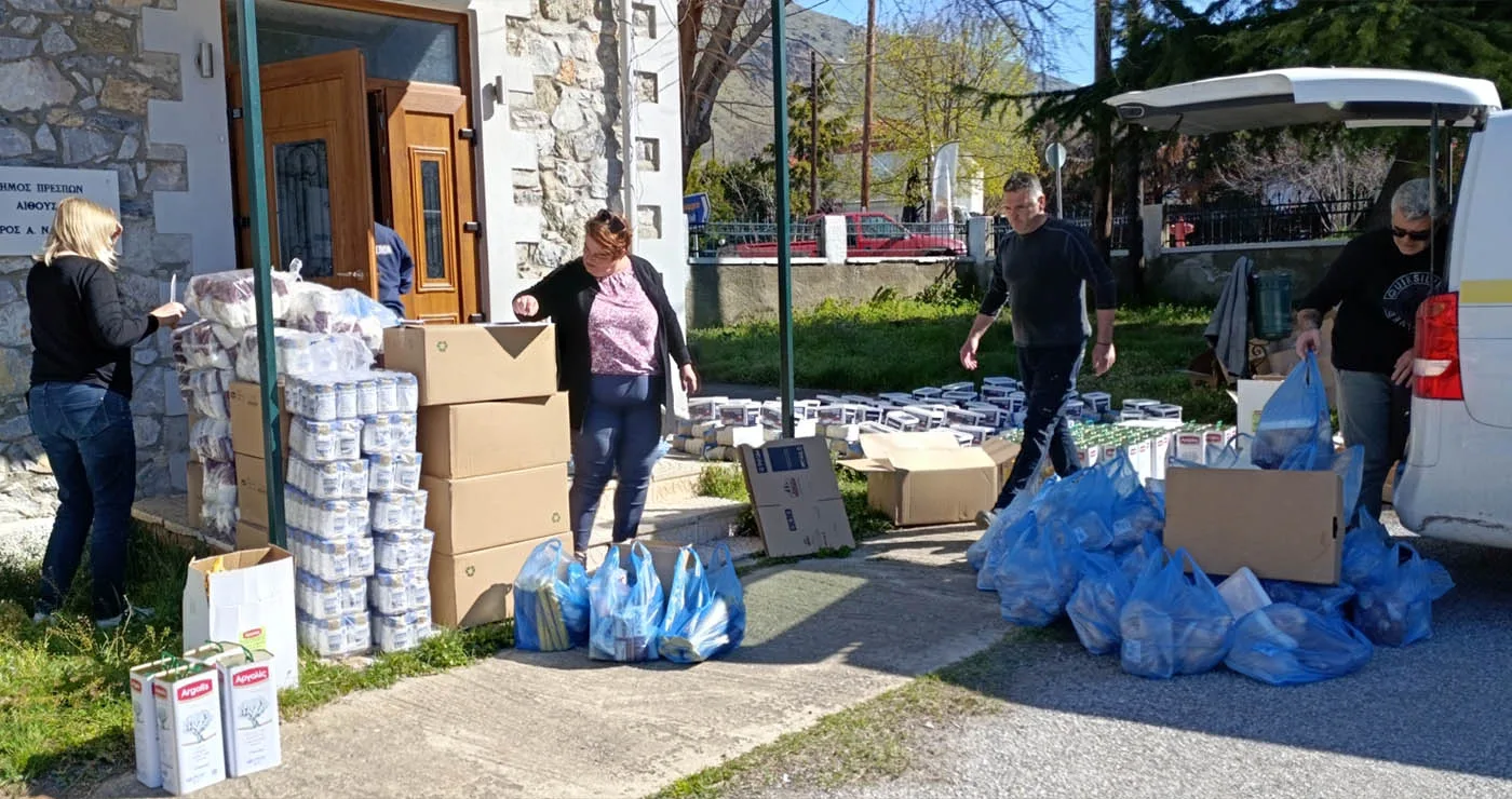 Πρέσπες: Πασχαλινή διανομή τροφίμων και βασικών ειδών σε ευάλωτα νοικοκυριά