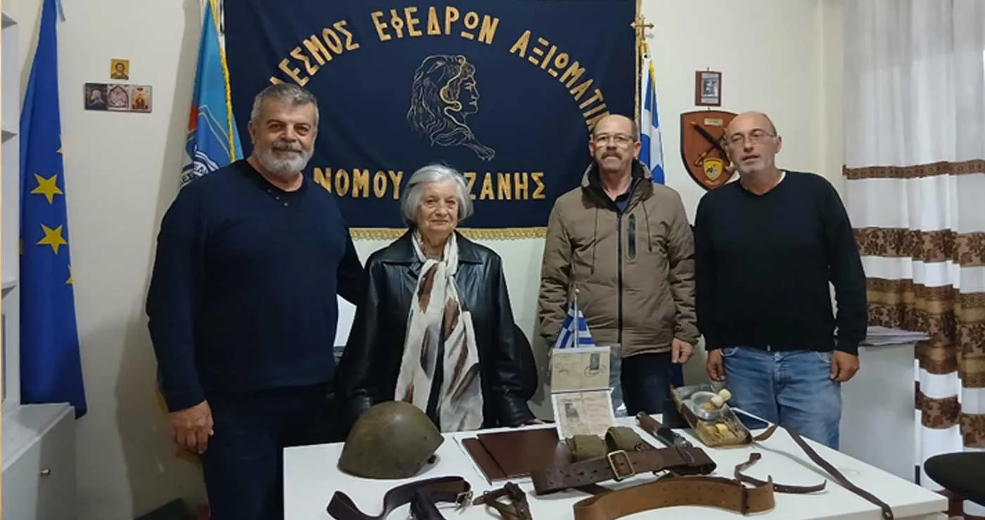 Συγκινητική δωρεά ιστορικών κειμηλίων στον Σύνδεσμο Εφέδρων Αξιωματικών Ν. Κοζάνης από την Αλεξάνδρα Τζήμκα