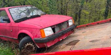 Φλώρινα: Συνεχίζεται η απομάκρυνση εγκαταλελειμμένων οχημάτων