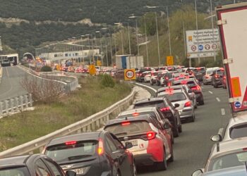 Γολγοθάς η Εγνατία για τους εκδρομείς του Πάσχα- Κυκλοφοριακό χάος στα διόδια του Πολυμύλου- Οι μονοδρομήσεις προκάλεσαν «έμφραγμα» στον αυτοκινητόδρομο