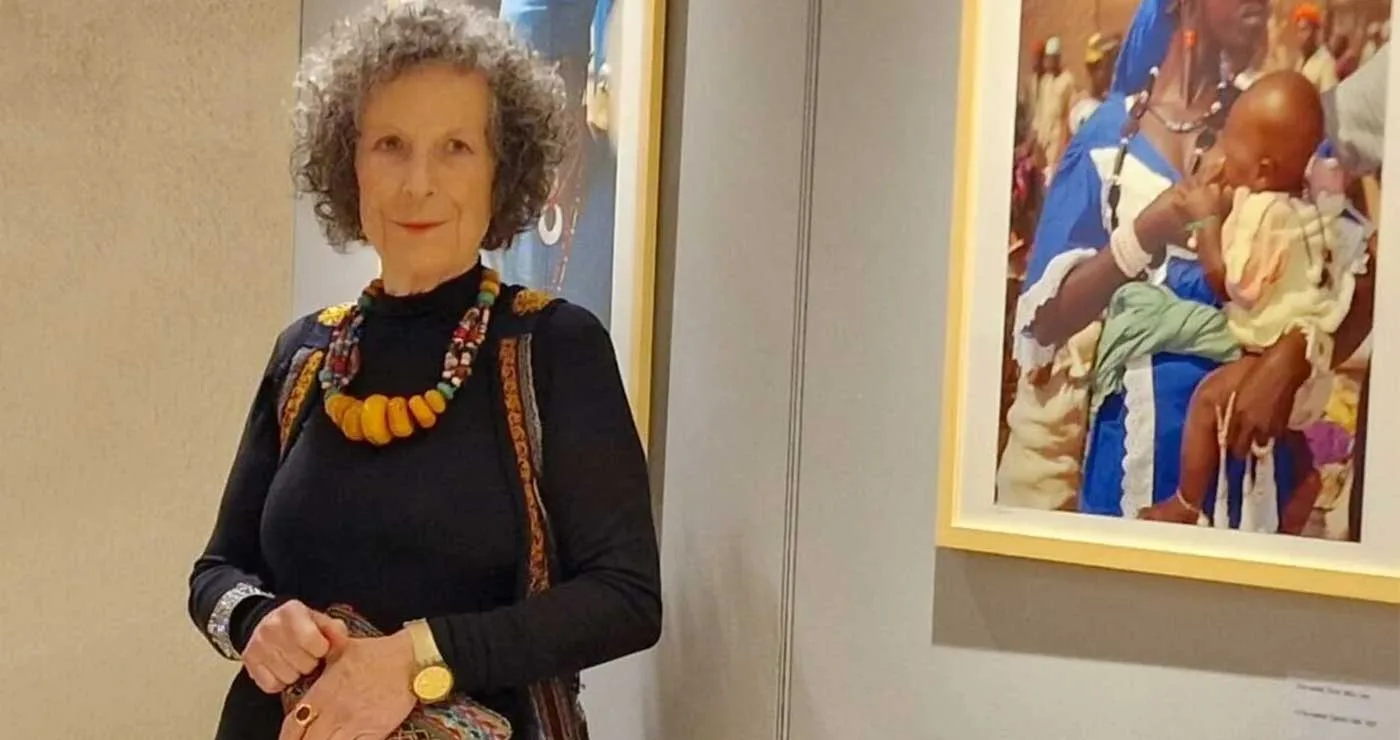 Ελένη Γκίνου, η «αιχμάλωτη της Αφρικής» – Συνέντευξη της Βλατσιώτισας καθηγήτριας, συγγραφέως και φωτογράφου, στη Ρέα Βιτάλη