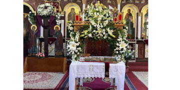 Στολισμένος ο Επιτάφιος στον Άγιο Σπυρίδωνα Αχλάδας