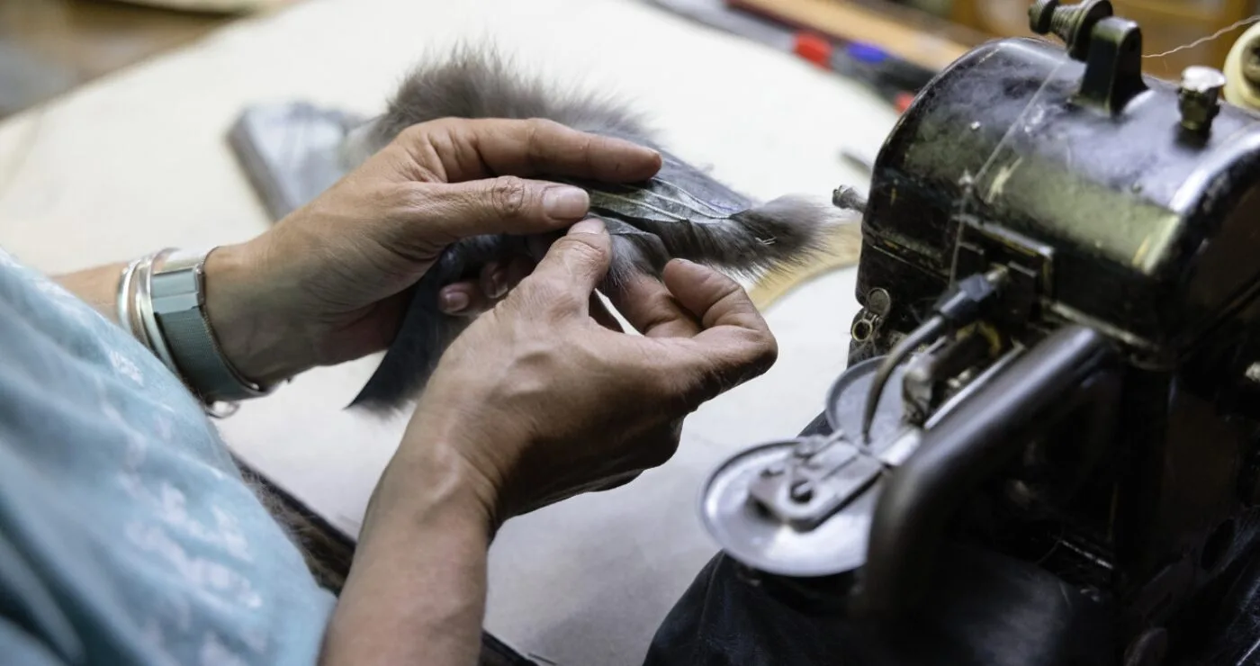 Πόλεμος ξανά για τη γούνα – “Πάμε σφαίρα”, λέει ο πρόεδρος των Γουνοποιών Καστοριάς (Ρεπορτάζ της Καθημερινής)