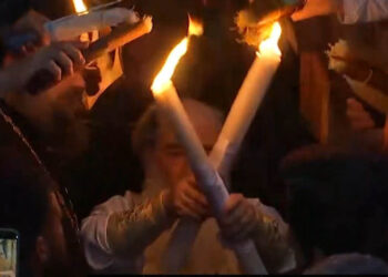 Ιερουσαλήμ: Η τελετή του Αγίου Φωτός στο Ναό της Αναστάσεως (Βίντεο)