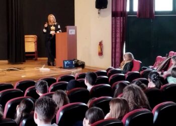Πτολεμαΐδα: Μαθητές ενημερώθηκαν για τη διαχείριση των αδέσποτων