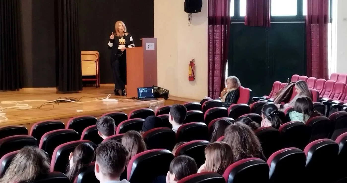 Πτολεμαΐδα: Μαθητές ενημερώθηκαν για τη διαχείριση των αδέσποτων