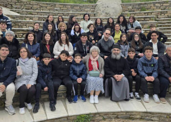 Προσκύνημα των κατηχητικών της Αγίας Σκέπης Πτολεμαΐδας στην Ιερά Νήσο Τήνο