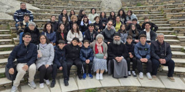 Προσκύνημα των κατηχητικών της Αγίας Σκέπης Πτολεμαΐδας στην Ιερά Νήσο Τήνο