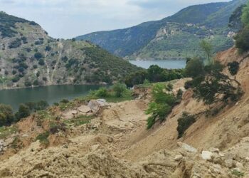 Κοζάνη: Μεγάλη κατολίσθηση στον δρόμο Βελβεντού – Φράγματος Πολυφύτου