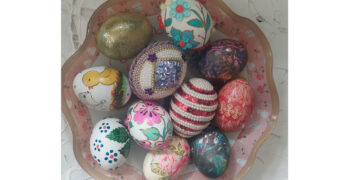 Αναβιώνει σήμερα το ‘βάψιμο” των αυγών, εθιμοτυπικό της Μ. Πέμπτης! (της Κούλας Πουλασιχίδου)