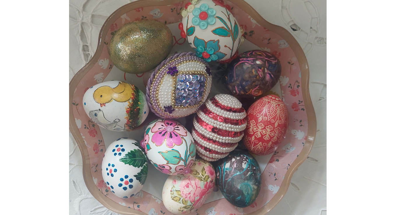 Αναβιώνει σήμερα το ‘βάψιμο” των αυγών, εθιμοτυπικό της Μ. Πέμπτης! (της Κούλας Πουλασιχίδου)