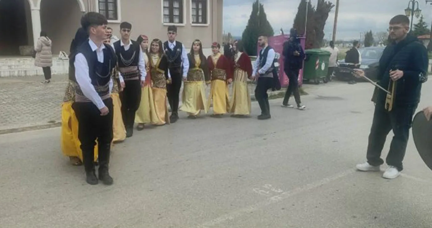 Άρδασσα Εορδαίας: Αναβίωσε το ποντιακό έθιμο «Κοτσαγκέλ»