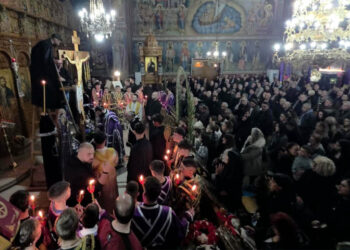 Μεγάλη Πέμπτη στον ΚΑΤΑΜΕΣΤΟ Ιερό Ναό Αγίας Σκέπης Πτολεμαΐδας (ρεπορτάζ της Κούλας Πουλασιχίδου)