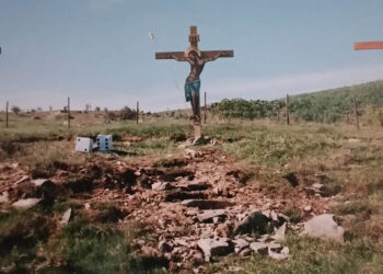 Μνήμες από την Εορδαία: Όταν πραγματοποίησαν αναπαράσταση της Σταύρωσης και της Αποκαθήλωσης στην Κρυόβρυση (Φωτογραφίες)