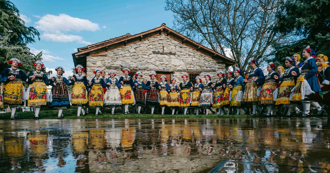 Εντυπωσιακές φωτογραφίες από τις Λαζαρίνες της Αιανής