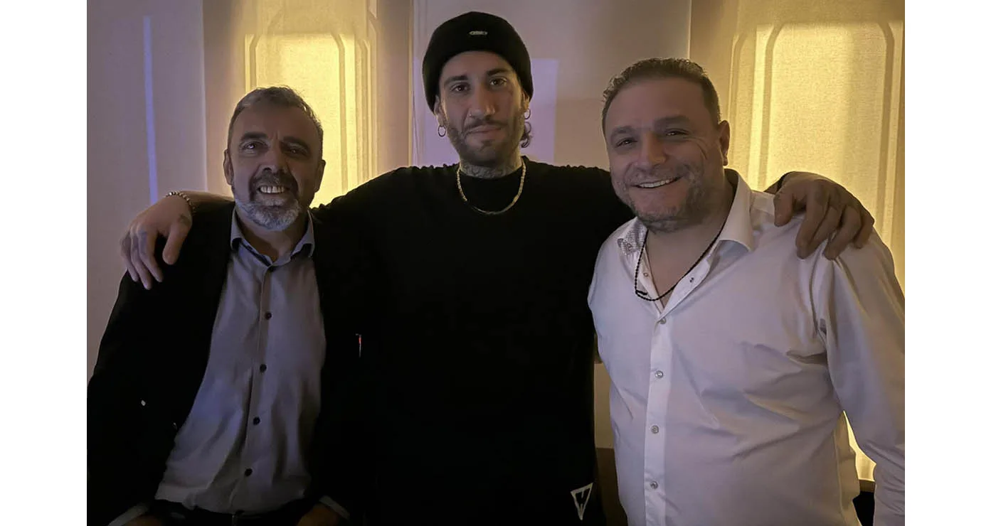 Σε ποντιακό γλέντι στα Αλωνάκια Κοζάνης ο γνωστός ράπερ Mente Fuerte