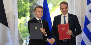 Αυτές είναι οι 9 συμφωνίες που υπέγραψαν σήμερα Μητσοτάκης και Μακρόν
