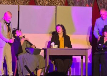 Πρεμιέρα με άφθονο γέλιο για την παράσταση: «Οίκος Ενοχής… Ράους»