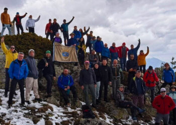 Στην κορυφή του Μεγάλου Πέτερνικ τα μέλη της ΟΛΕ παρέα με αναβάτες από Αριδαία και Έδεσσα