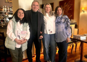 4ο FESTIVALITO: Ο Σταμάτης Σκαμπαρδώνης παρουσίασε το παιδικό του βιβλίο «Στα φτερά του Κοκκινομύτη»