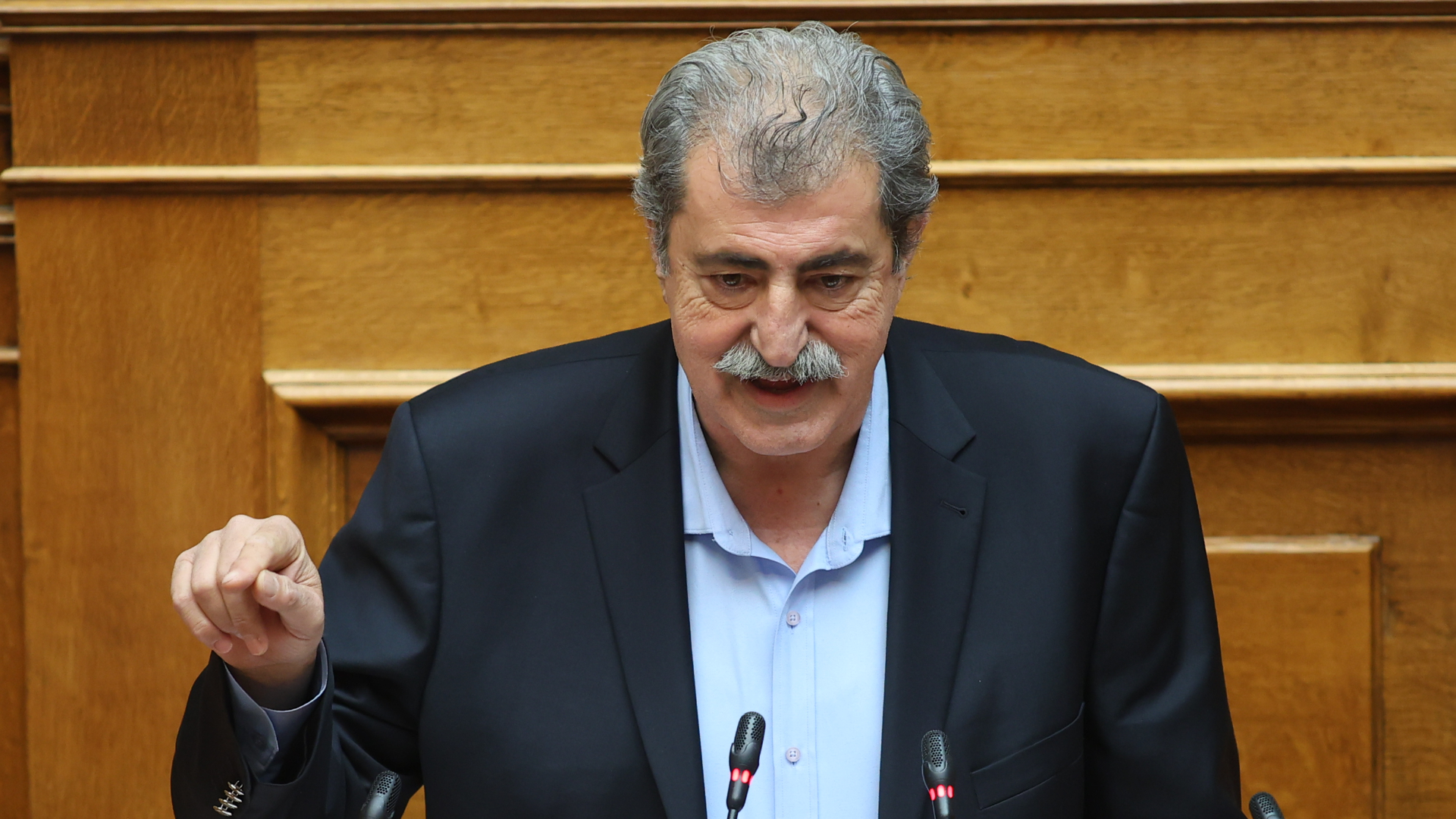 Ευθείες απειλές Πολάκη σε Τσάφο: «Μαθαίνω σημεία και τέρατα για τις μονάδες σε Πτολεμαΐδα και Φλώρινα, ξεκίνα να πακετάρεις…»