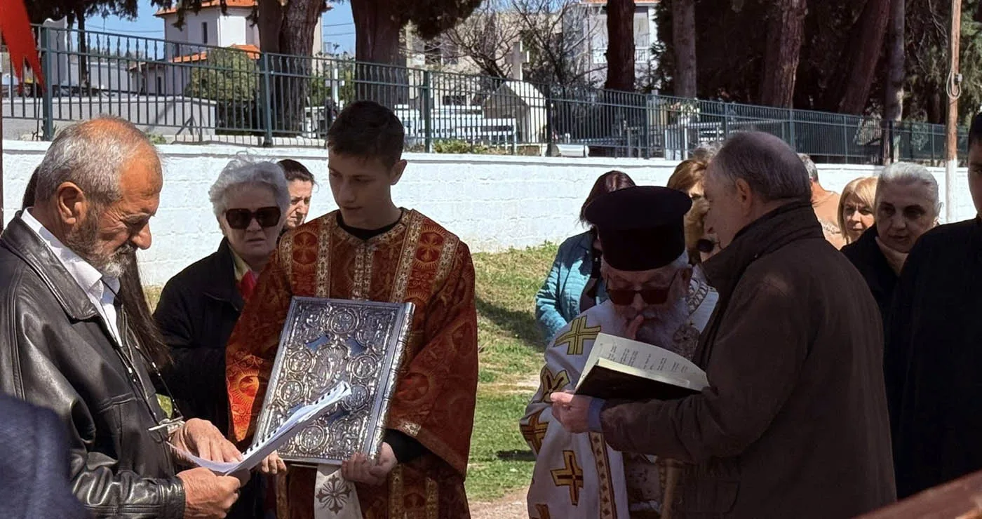 Ξεχωριστό πασχαλινό έθιμο στο Πρωτοχώρι: η Ανάσταση στους δρόμους (Φωτογραφίες)