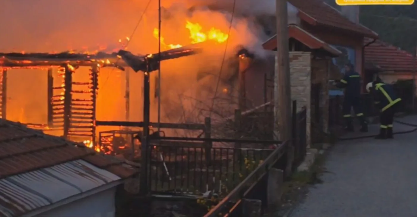 Φωτιά έκαψε ολοσχερώς κατοικία στη Δροσοπηγή Φλώρινας (Βίντεο)